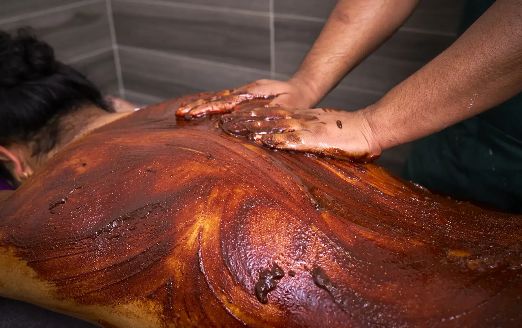 Udvartana (Herbal Powder Massage) Ayurvedic Treatment
